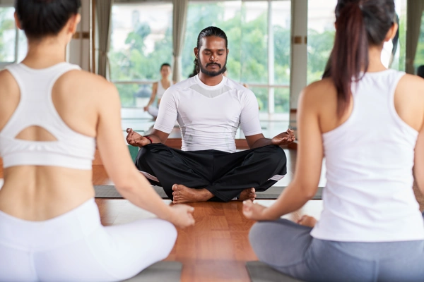 how to choose the best yoga instructor for you